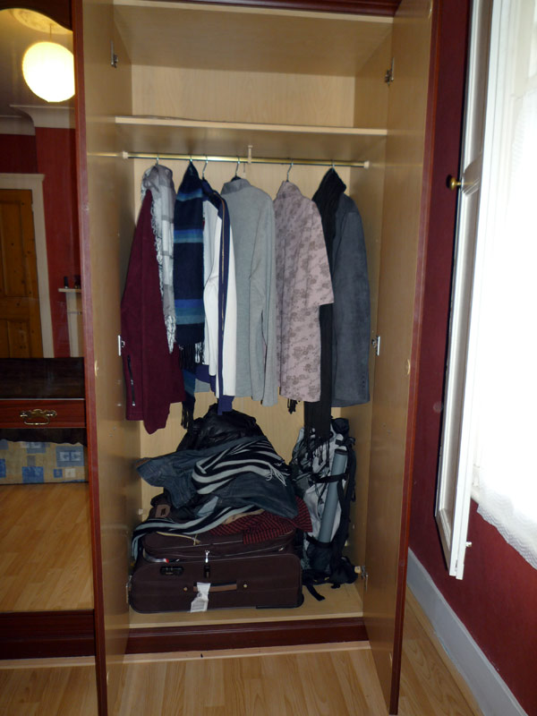 the messy wardrobe =P