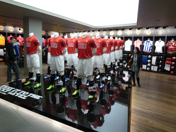 Woo Hoo~! Red Army... Must let my dad see this..heh heh