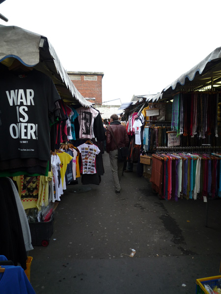 Sorta brings back the feeling of being in a pasar malam in Singapore