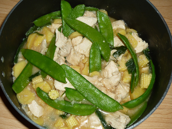 p1000407 J's jiang cong ji ruo fan (ginger and spring onion chicken) His favorite n first time cooking it. I swear, is just as good as zi cha store maybe better cause he added alot of chicken fillet. Really damn nice.